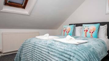 4 bedrooms, internet, bed sheets