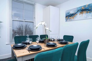 Dining - New Modern Boutique 4BDR Home in Central Brighton (Brighton and Hove)