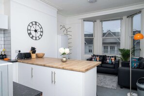 Interior - New Modern Boutique 4BDR Home in Central Brighton (Brighton and Hove)