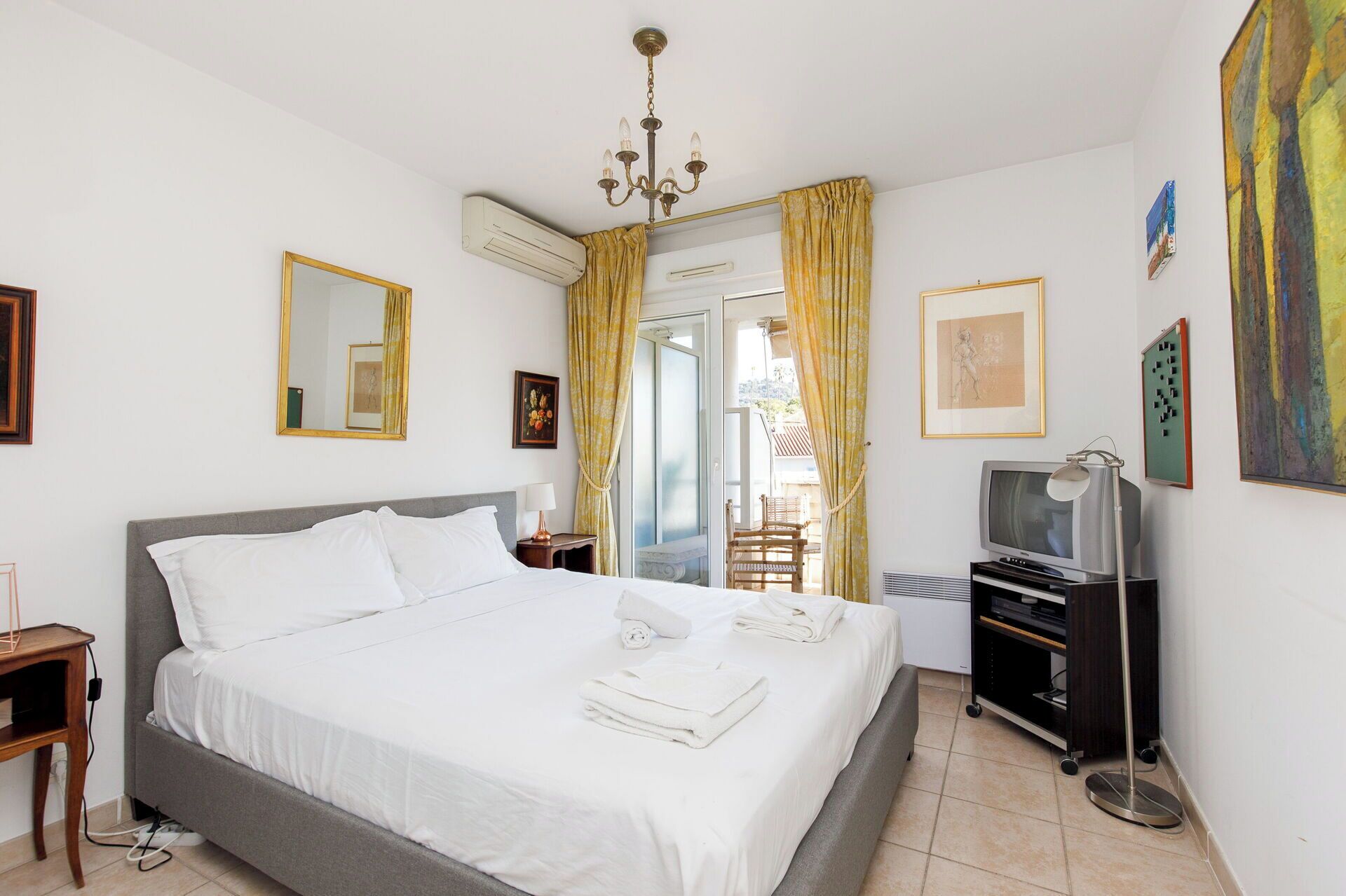 2 chambres, fer et planche à repasser, lit parapluie, Wi-Fi gratuit