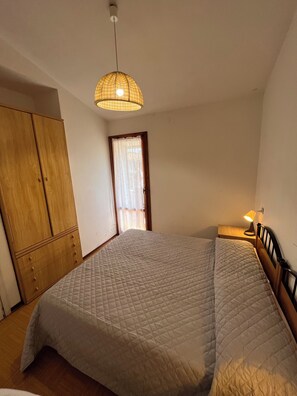 4 bedrooms - Cozy two-level retreat with garden (Bibione)