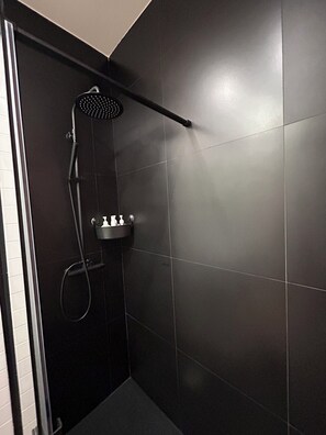 Shower, hair dryer, towels, soap - CHA loft & Pool 08 (Salamanca)