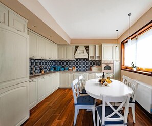 빌라, 발코니, 시내 전망 | 전용 주방