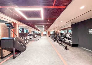 Fitness facility - Free housekeeping visits during your stay - StayShort - Fresh and Modern Studio in JVT that Sleeps 2 (JVT)