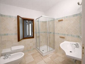 Shower, hair dryer, towels - Residence with swimming pool near the sea (Pula)