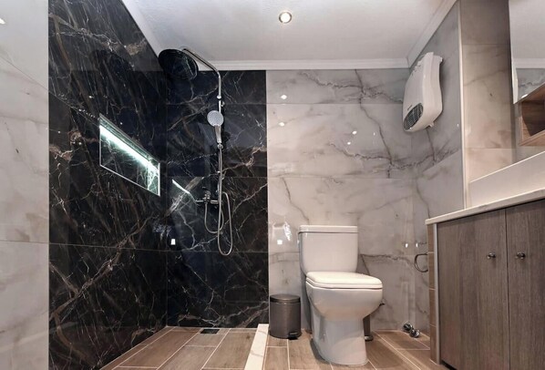 Hair dryer, towels - Marianthi Apartment by RentalsPro (Nea Moudania)