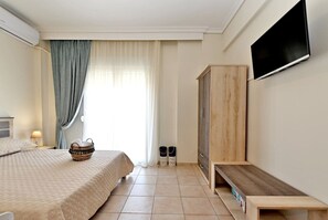 1 bedroom, iron/ironing board, WiFi, bed sheets - Marianthi Apartment by RentalsPro (Nea Moudania)