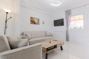 TV - Artistic Vibe by RentalsPro - Nikiti Halkidiki (Nikiti)
