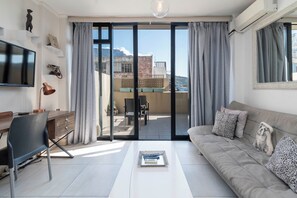 Living area - City Light & Mountain Sight (Cape Town)