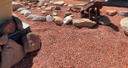 Cozy 2-bedroom apartment with AC in excellent Page location