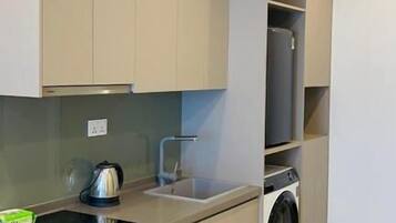 Apartamento básico, 2 habitaciones, balcón | Cocina privada