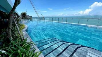 Standard Apartment, 3 Bedrooms, Balcony, Ocean View | Pool