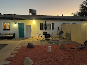 Outdoor dining - Awesome 1-bedroom apartment with AC in charming Page (Page)