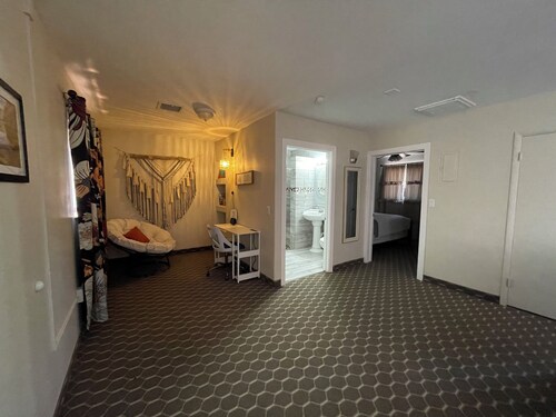Awesome 1-bedroom apartment with AC in charming Page
