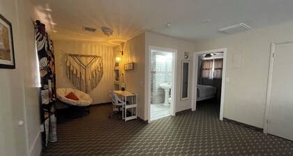Awesome 1-bedroom apartment with AC in charming Page