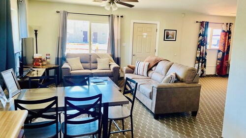 Awesome 1-bedroom apartment with AC in charming Page