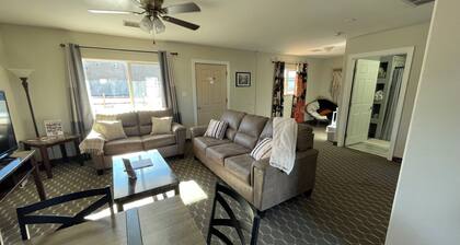 Awesome 1-bedroom apartment with AC in charming Page