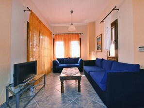 TV - Casa Plagia by RentalsPro (Nea Plaghia)