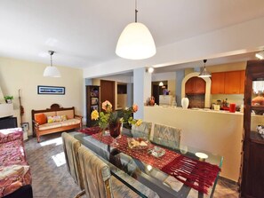 Dining - Casa Plagia by RentalsPro (Nea Plaghia)