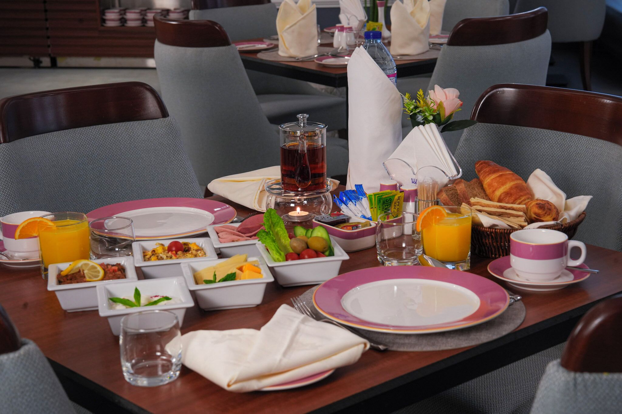 Petit déjeuner buffet servi tous les jours en supplément