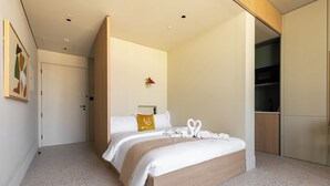 Iron/ironing board, Internet, bed sheets - Modern Studio at Upside Living with Burj Khalifa View by Simply Comfort (Dubai)
