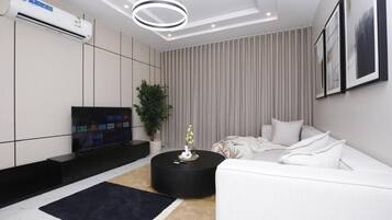 Deluxe Apartment, 3 Bedrooms, Non Smoking | Ruang tamu