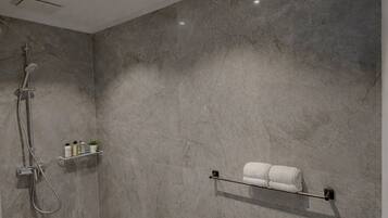 Dusche, Handtücher, Seife, Toilettenpapier