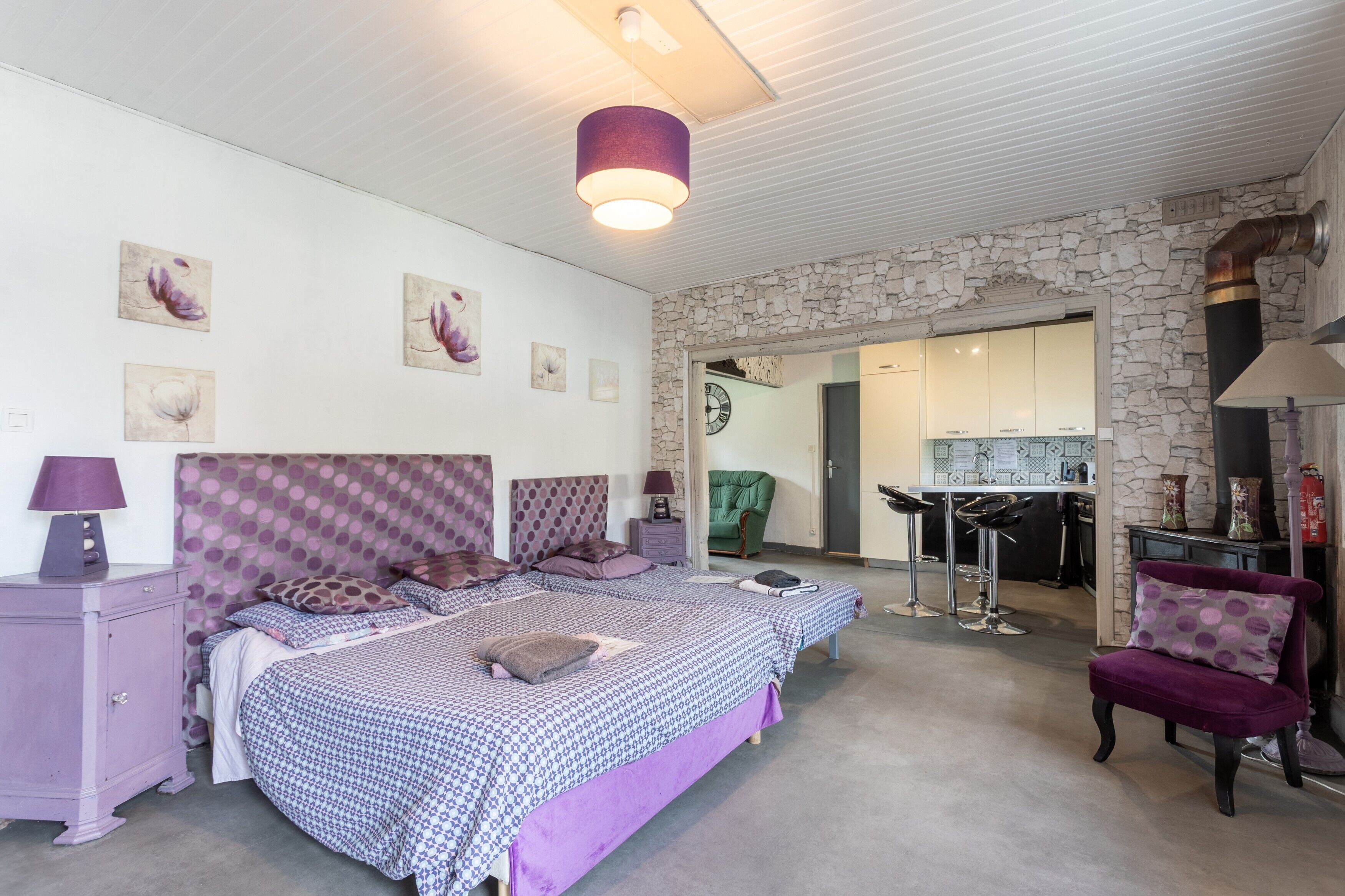 10 chambres, fer et planche à repasser, Wi-Fi, draps fournis