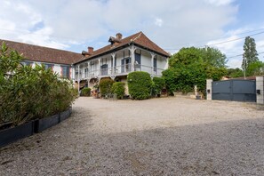 Exterior - Domaine des Mousquetaires (Laas)