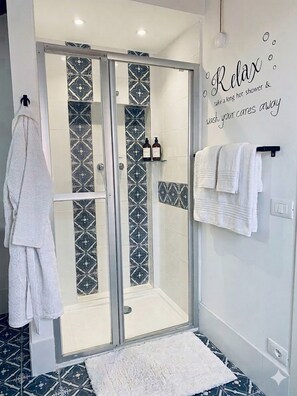 Classic Apartment | Bathroom - Bilocale Acquamarina (Imperia)