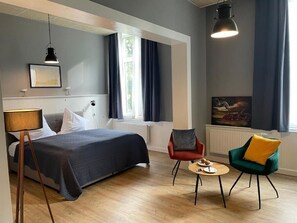 Room - Hotel Alte Navigationsschule (Rhauderfehn)