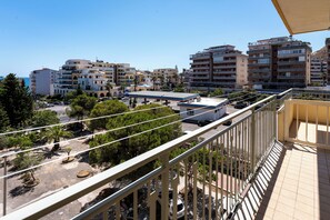 Property grounds - 2 minutes from the beach.Pets allowed (Crotone)