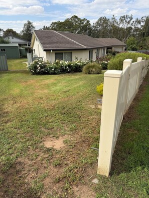 المنطقة المحيطة بالمنشأة