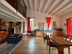 Living area - Villa Manghisi with Private Pool, Wi-Fi and Air Conditioning (Noto)