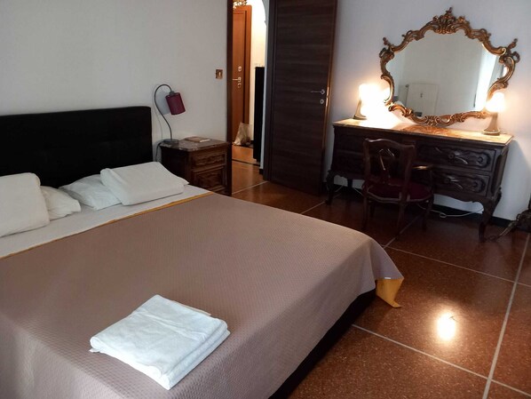 1 chambre, Wi-Fi gratuit, draps fournis