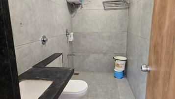 Doppia Deluxe, vista città | Bagno