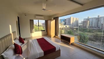 Deluxe Double Room, City View