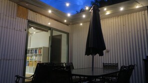 屋外ダイニングエリア