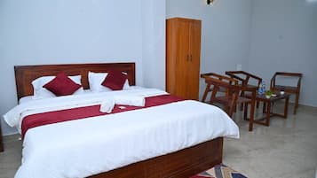 Royal AC Room | Desk, laptop workspace, free WiFi, bed sheets