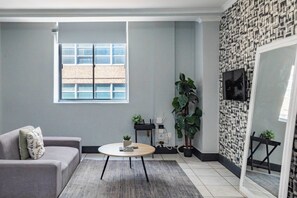 Living area - City Oasis Suite Cape Town (Cape Town)