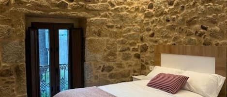 6 bedrooms, iron/ironing board, travel cot, free WiFi