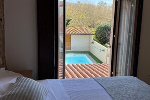 6 chambres, fer et planche à repasser, lit parapluie, Wi-Fi gratuit