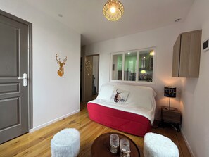 Interior - Cosy, refurbished apartment in gated residence. (La Bourboule)