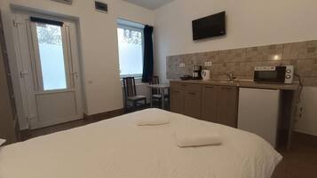 Estudio estándar, vistas al patio