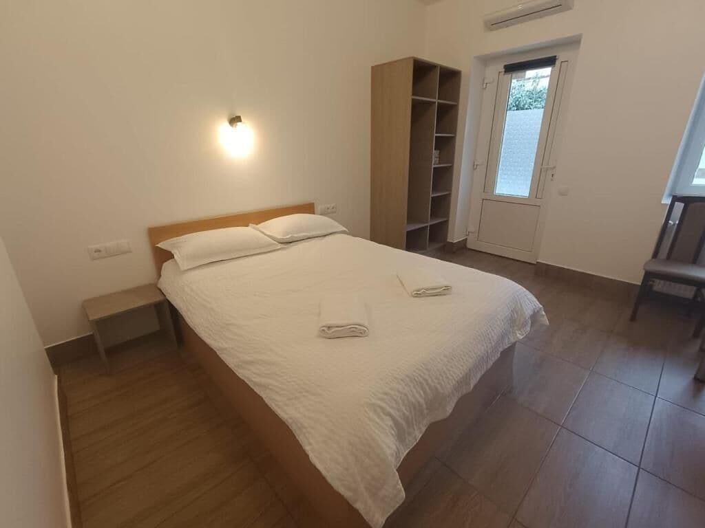 Estudio estándar, vistas al patio