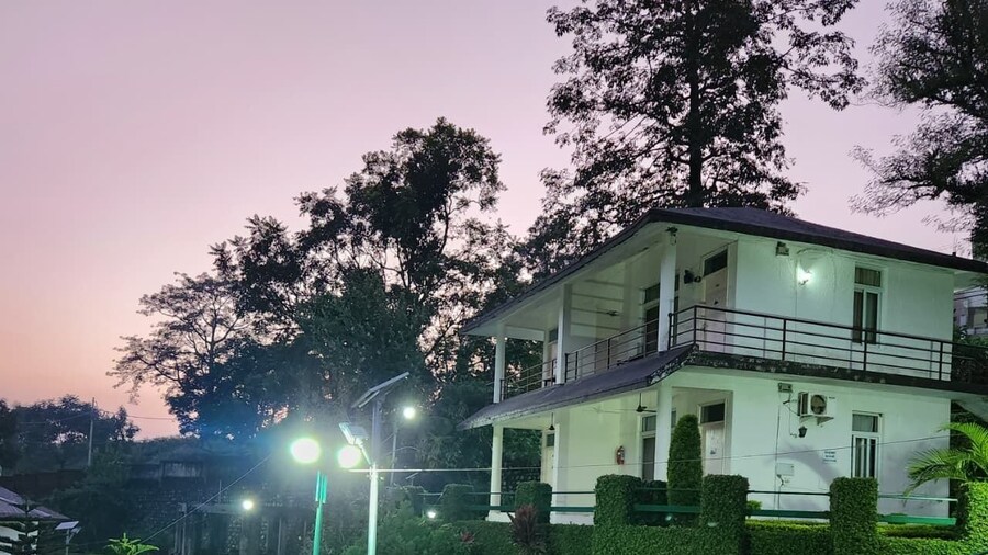 Home in the Hills Resort & Restaurant