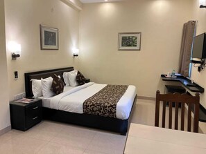 Room - Home in the Hills Resort & Restaurant (Dehradun)