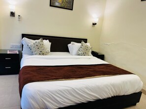 Room - Home in the Hills Resort & Restaurant (Dehradun)