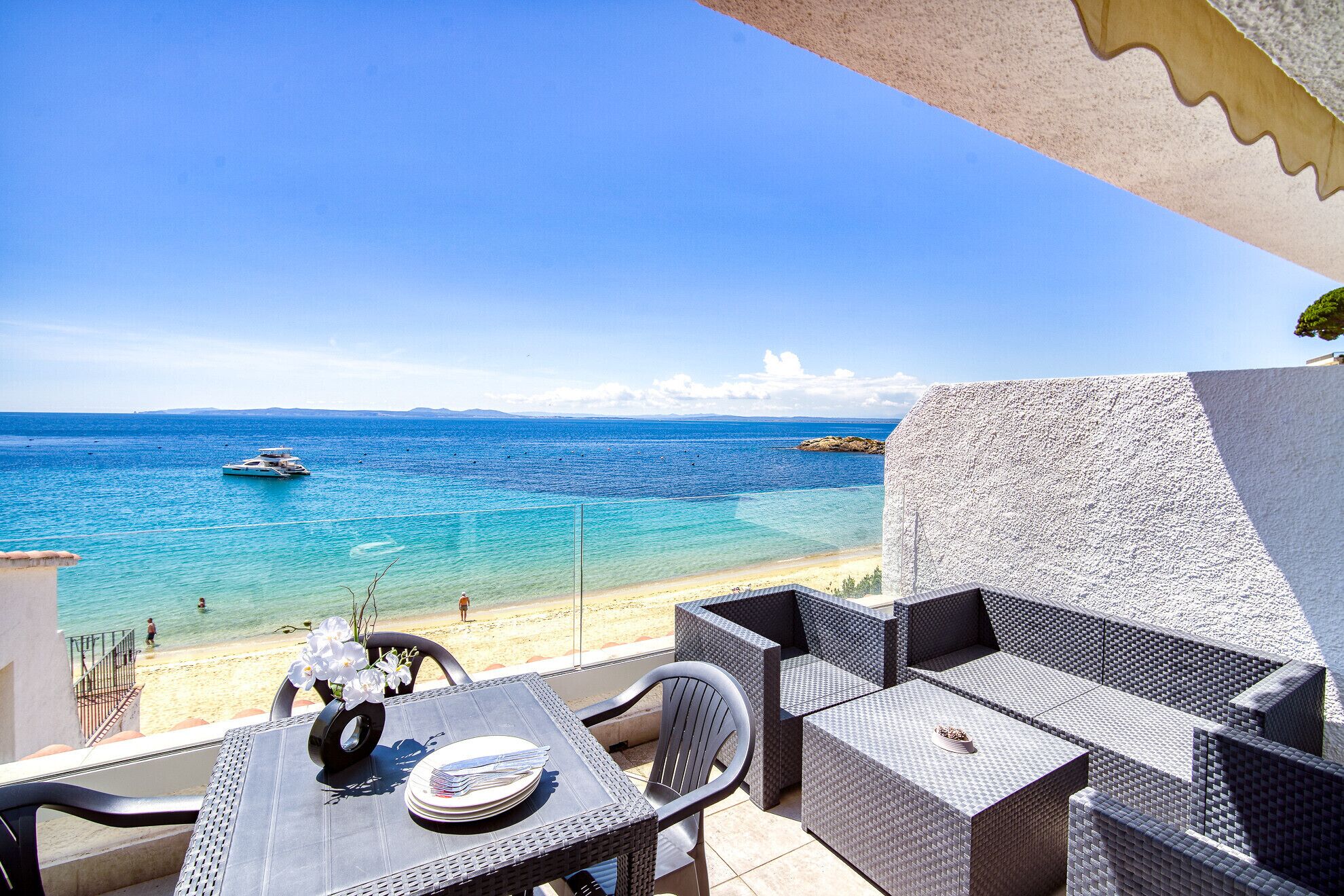 تناول الطعام بالخارج