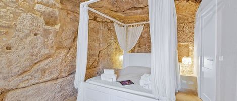 Standard Apartment, Multiple Bedrooms (Borgo Hedone - Jardin) | 1 bedroom, iron/ironing board, free WiFi, bed sheets